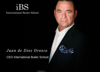 Relevo de la Guardia Real en el Palacio de Oriente