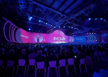 Europalco proyecta 45 millones de píxeles y construye un impresionante escenario en suspensión