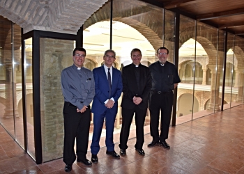 Visita del Deán Presidente del Cabildo Catedral de Córdoba al Palacio de Congresos de la ciudad