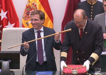 Sobre las ceremonias de constitución de las 8.131 corporaciones locales española