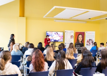 Centros escolares y colectivos educativos pueden inscribirse ya en Leadingirls, un evento para diseñar las profesiones del futuro