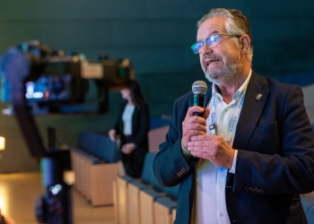 La jura de la Constitución de la Princesa de Asturias, tema central de la nueva carta del presidente de la AEP