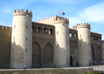 Alicia Lecha, nueva jefa de Protocolo de las Cortes de Aragón