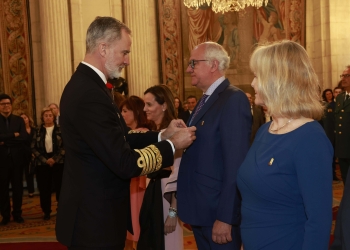 Javier Aguado, reconocido con la Cruz de Oficial de la Orden del Mérito Civil